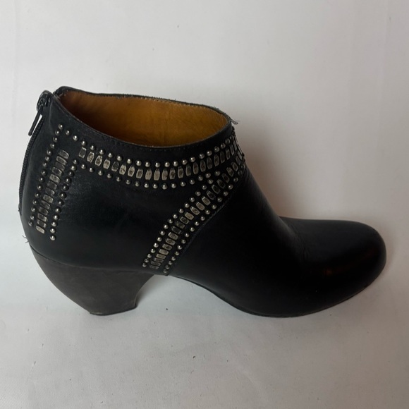 Calleen Cordero Shoes - Calleen Cordero Black Leather Studded Booties Sculpted Heel Women’s Sz 8